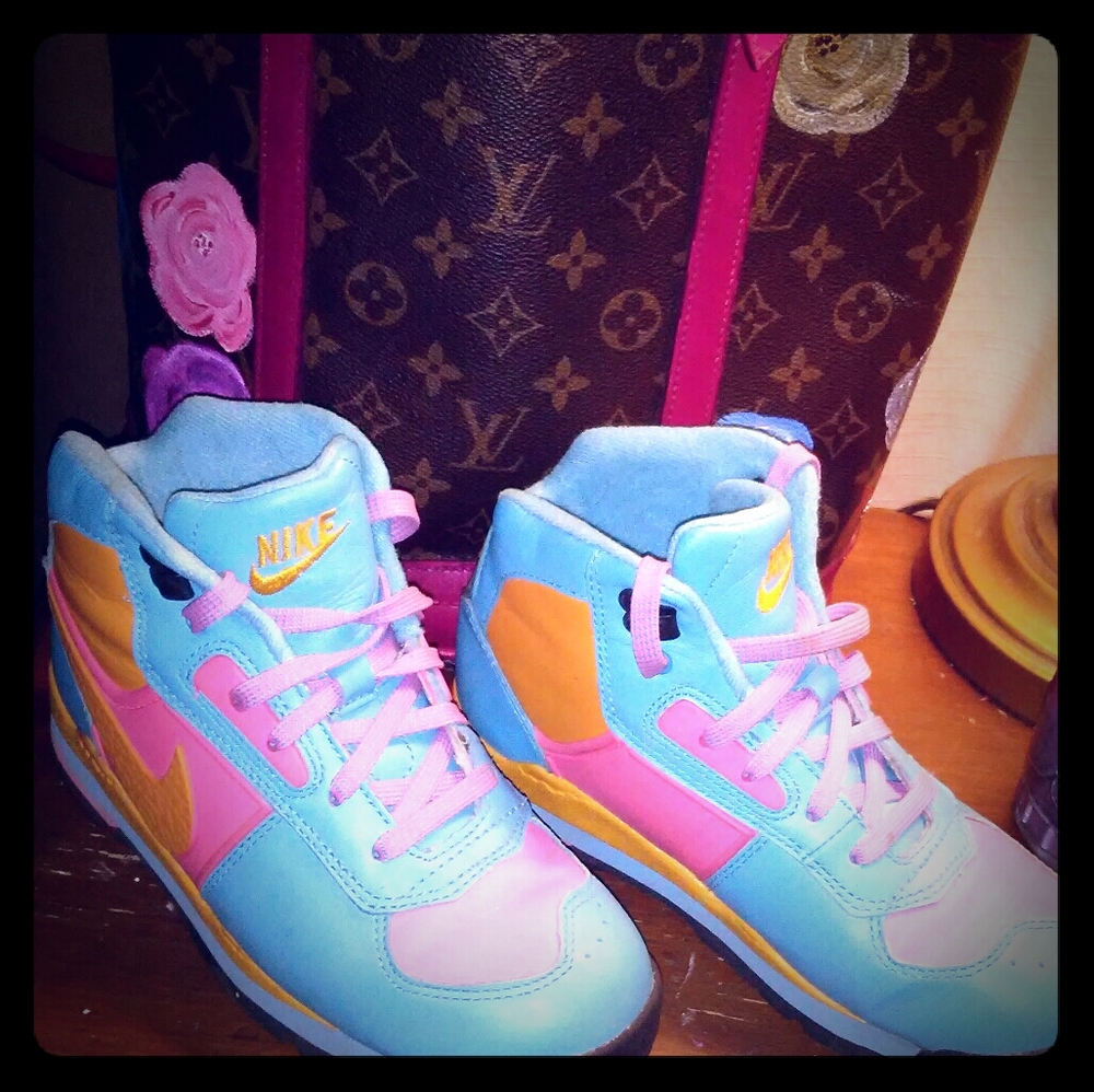 Kids Nike boots
